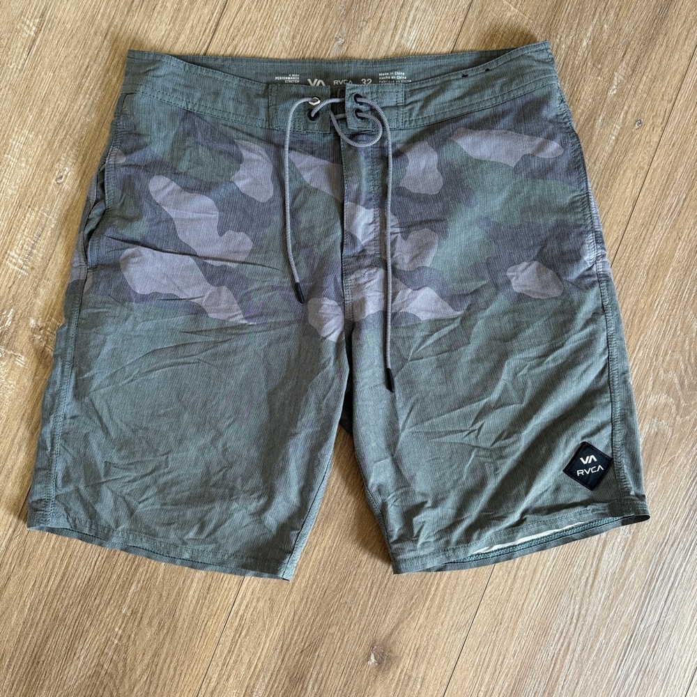 Camo RVCA Swim Trunks 32